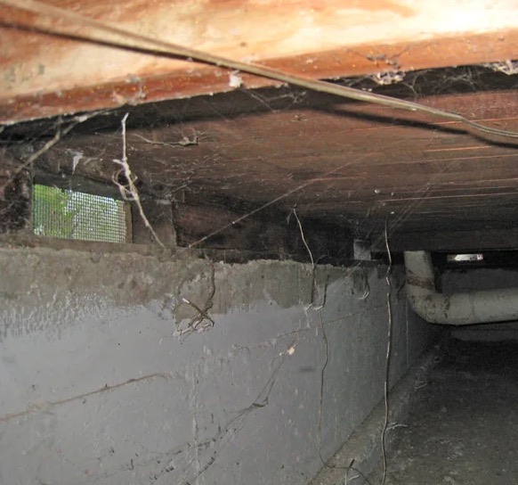 Crawl Space Water Extraction in Franklin, MA