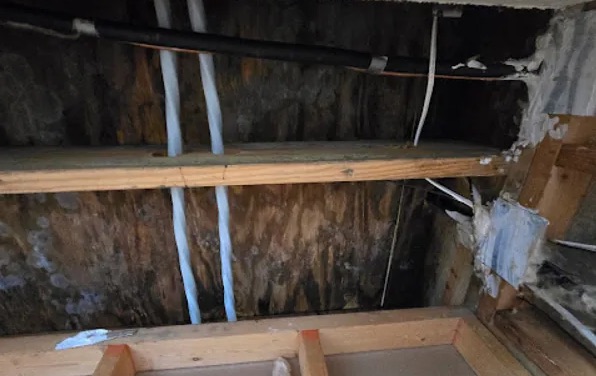 Downspout Failure Water Removal in Gloucester, MA
